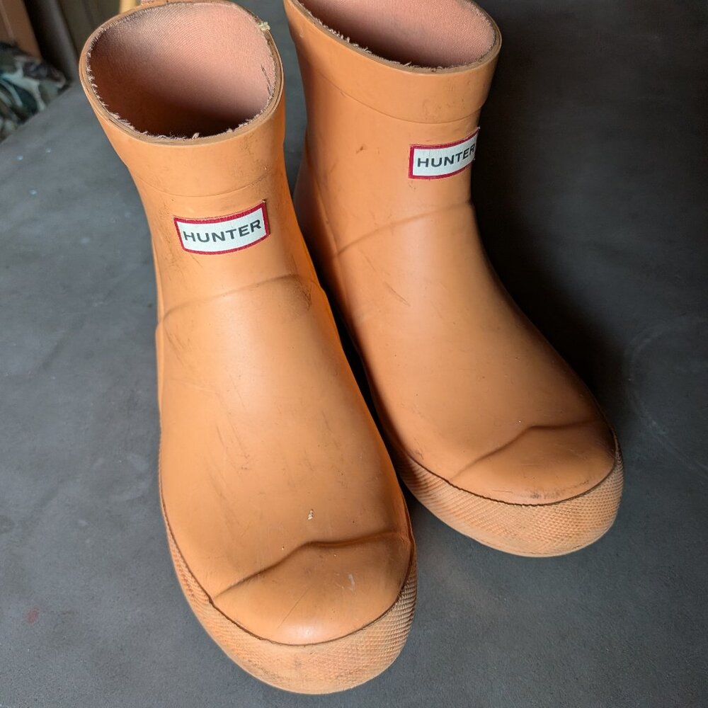 Hunter Original Short Pull-On Rain Boots - Peach / Orange (Size US 7 / UK 5)